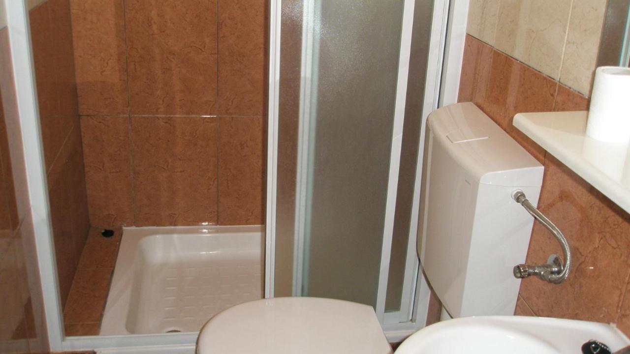 Guesthouse Marija Подстрана Екстер'єр фото