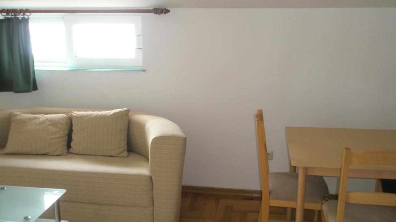 Guesthouse Marija Подстрана Екстер'єр фото