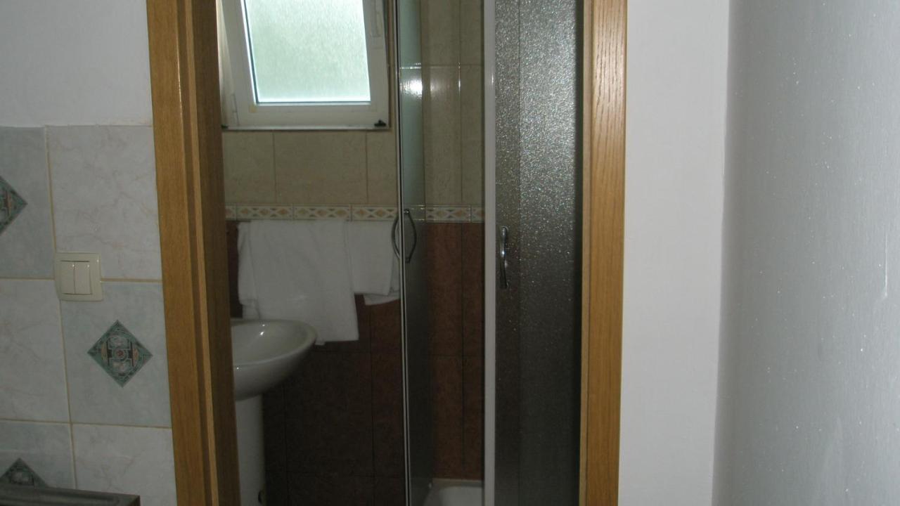 Guesthouse Marija Подстрана Екстер'єр фото